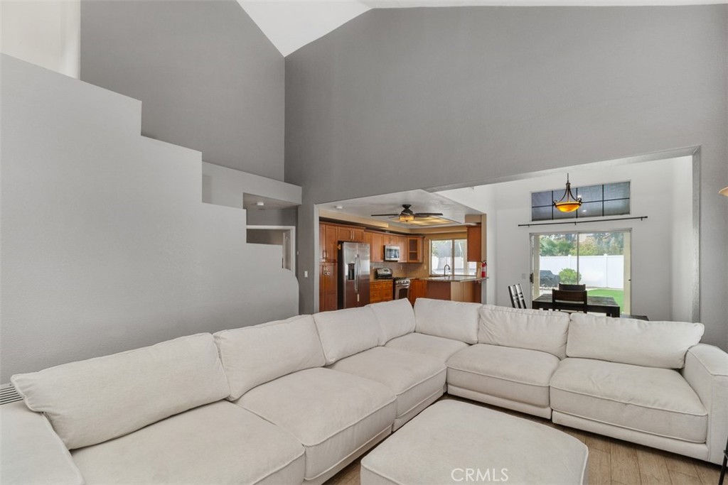 39330 Calle San Clemente