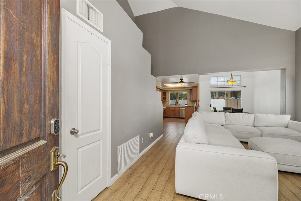 39330 Calle San Clemente