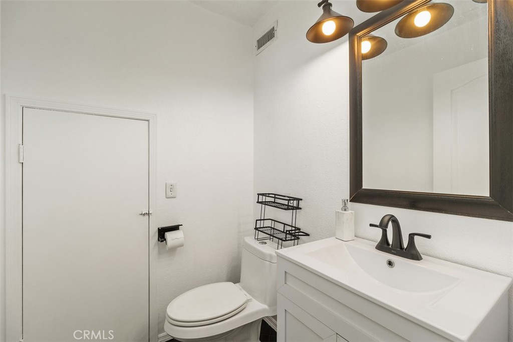 39330 Calle San Clemente