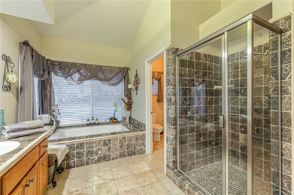 5562 Avenida Classica