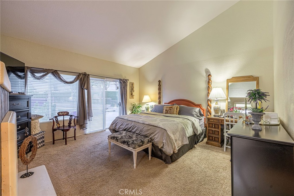 5562 Avenida Classica