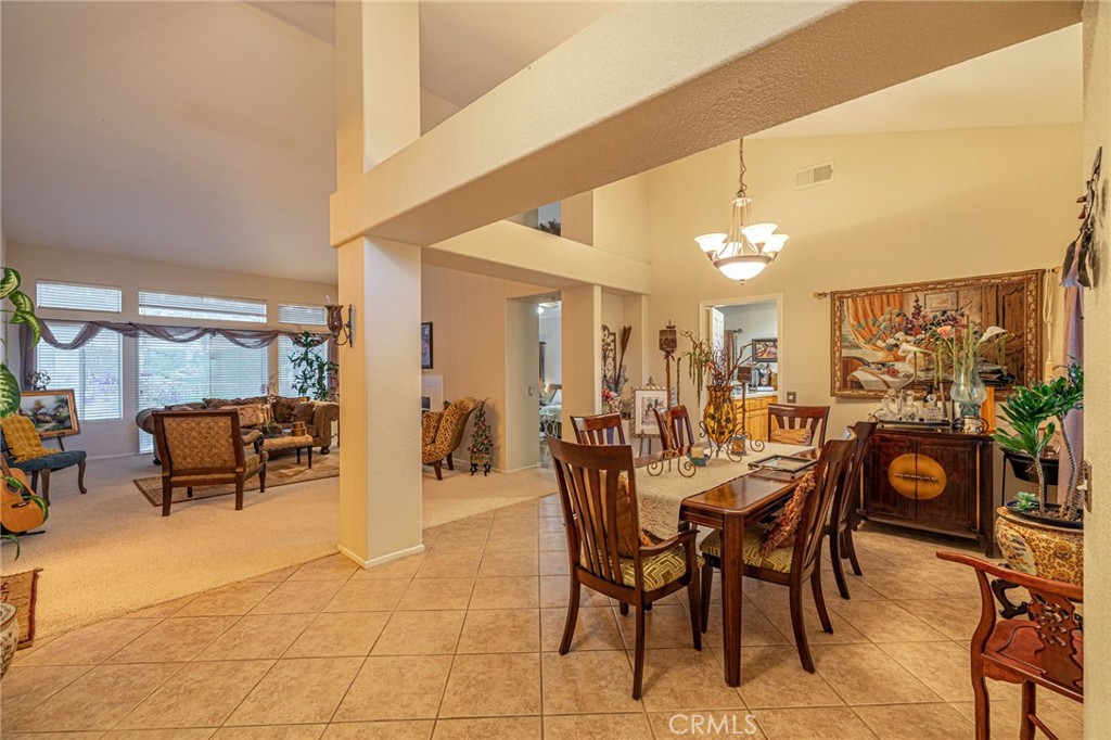 5562 Avenida Classica