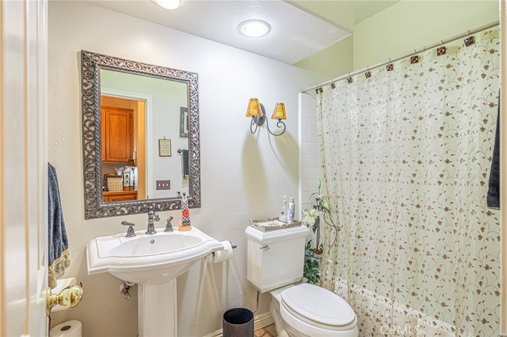 5562 Avenida Classica