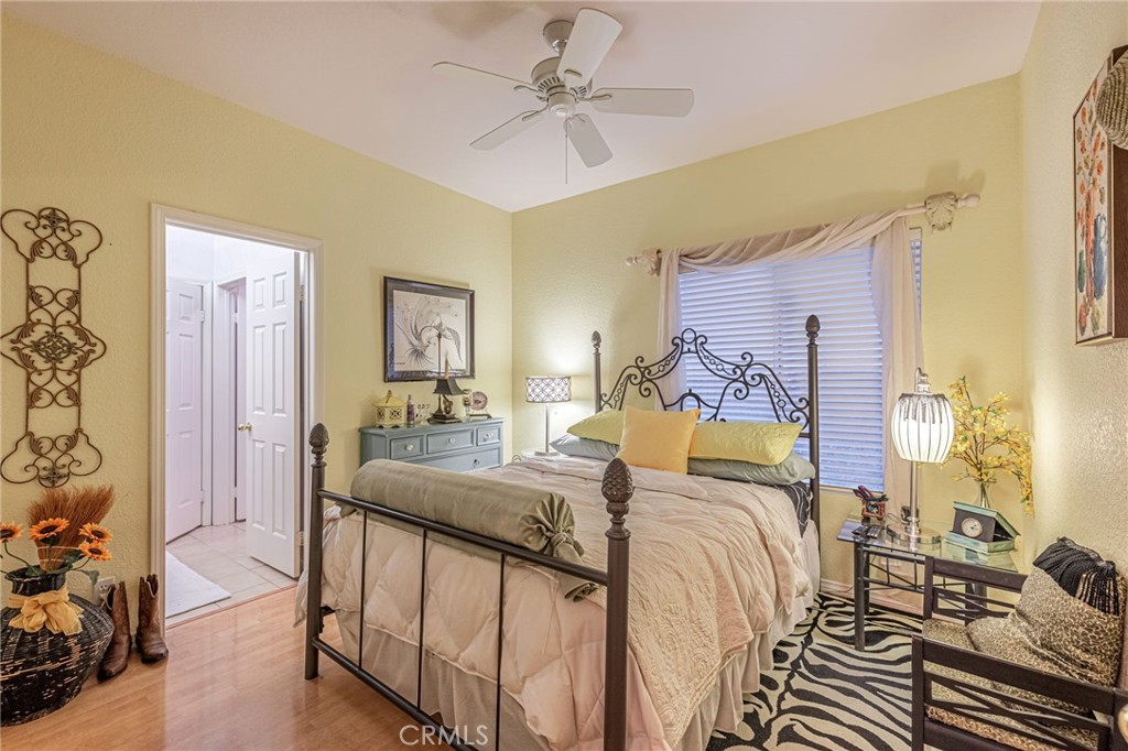 5562 Avenida Classica