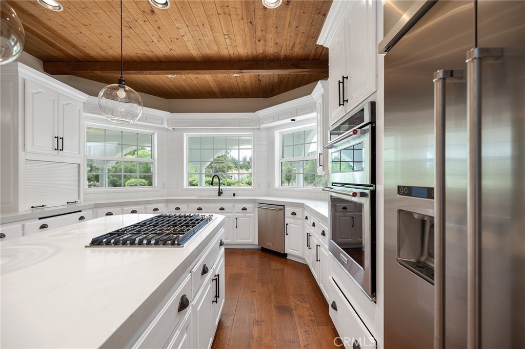 22563 Bear Creek Drive S