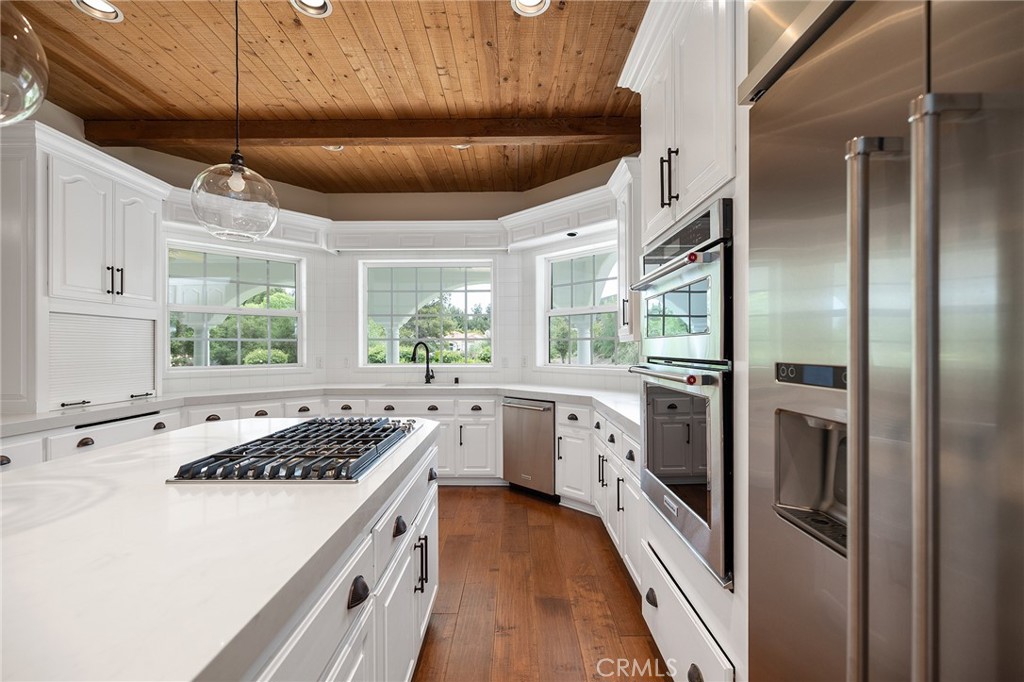 22563 Bear Creek Drive S