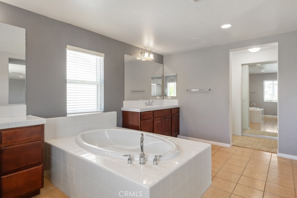 32863 Charismatic Circle