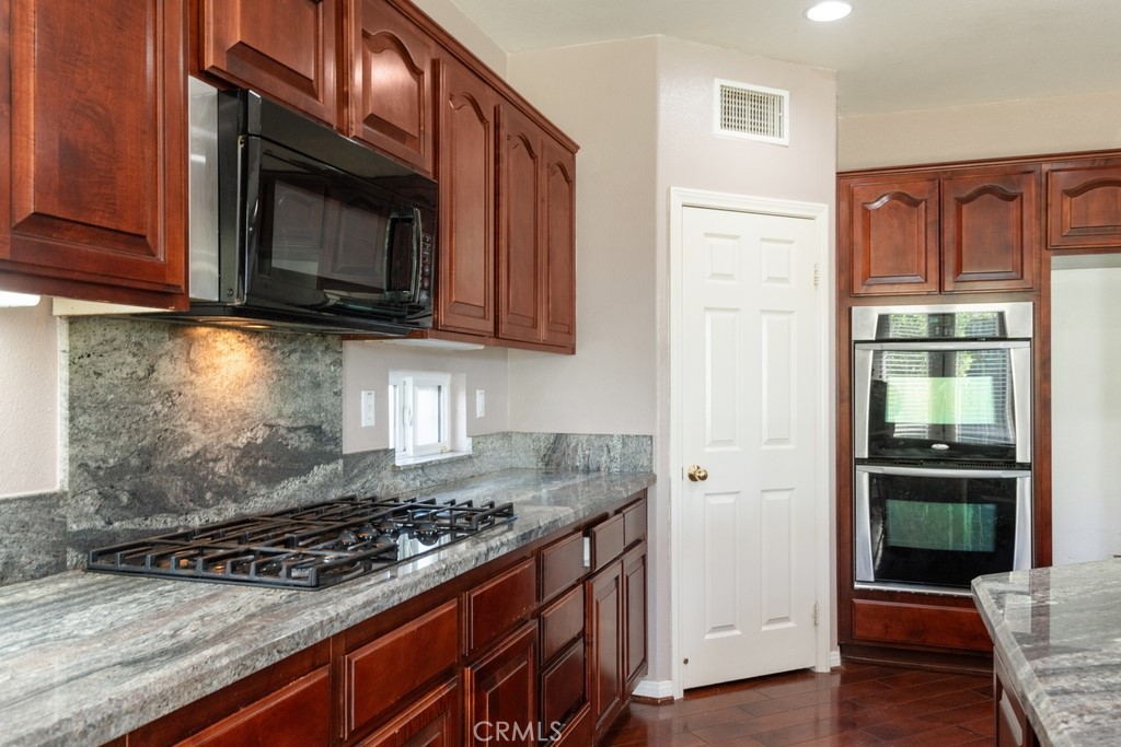 32863 Charismatic Circle