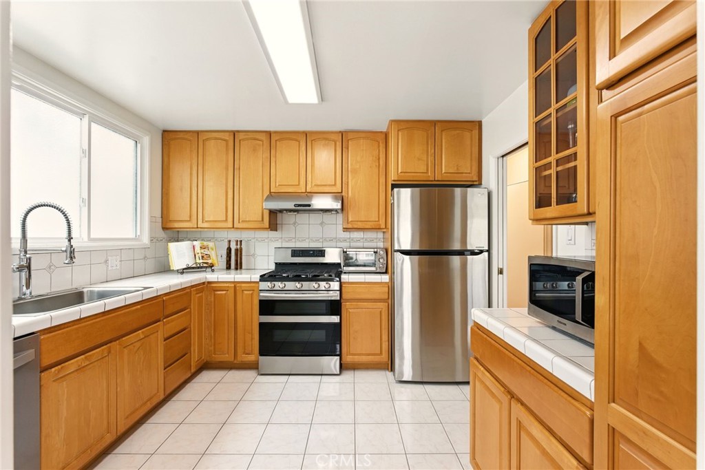 71 Lake Meadow Drive