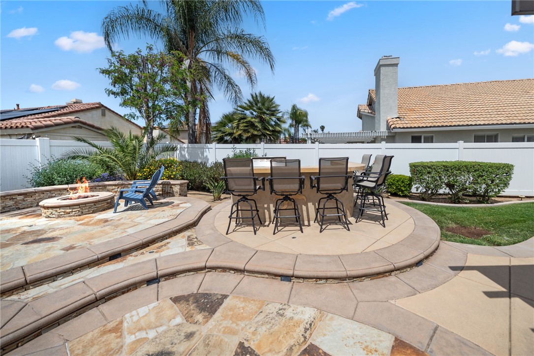 24533 Ridgewood Road