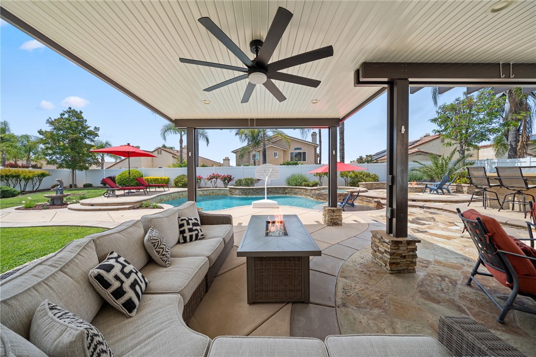 24533 Ridgewood Road