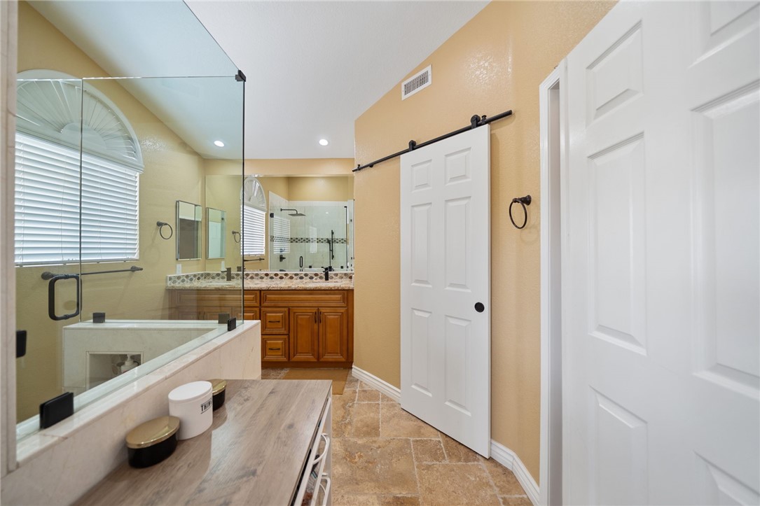 24533 Ridgewood Road