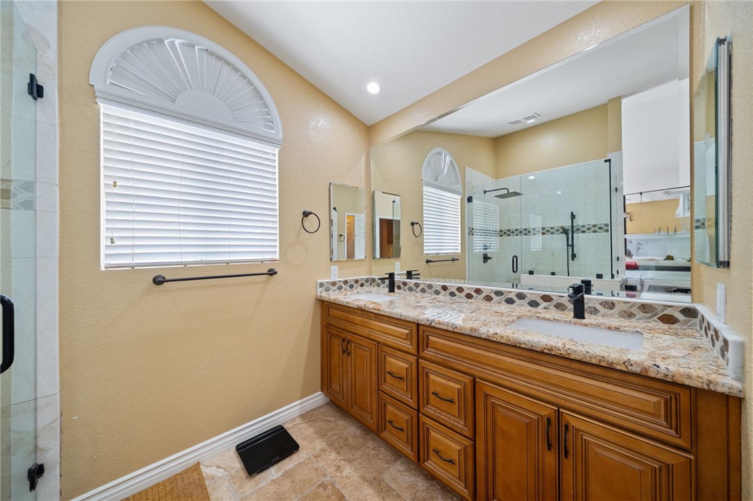 24533 Ridgewood Road