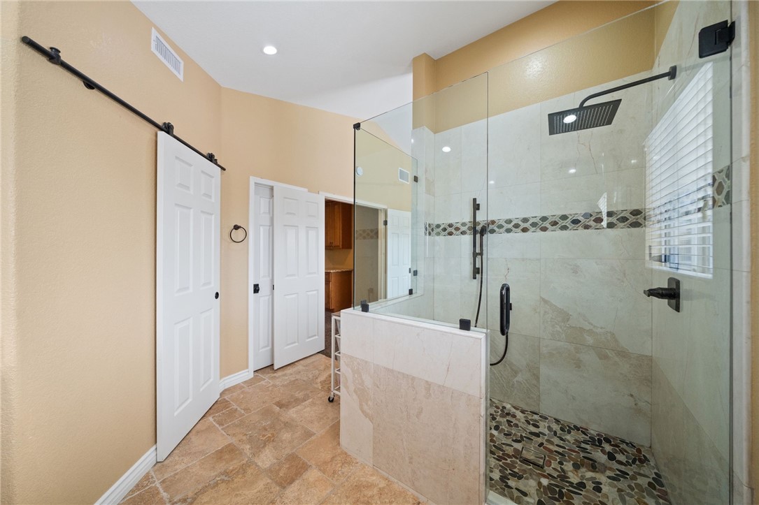 24533 Ridgewood Road