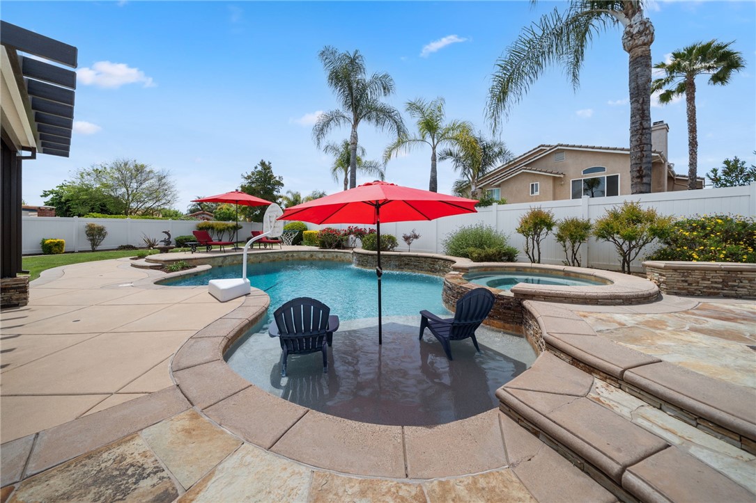 24533 Ridgewood Road