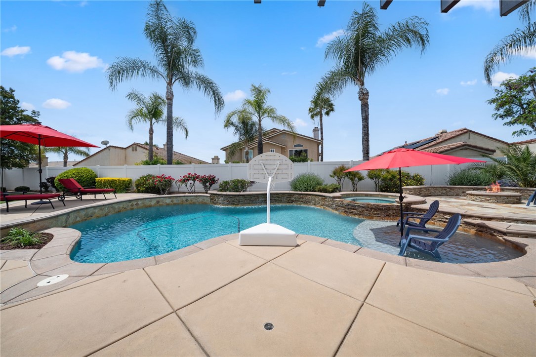 24533 Ridgewood Road