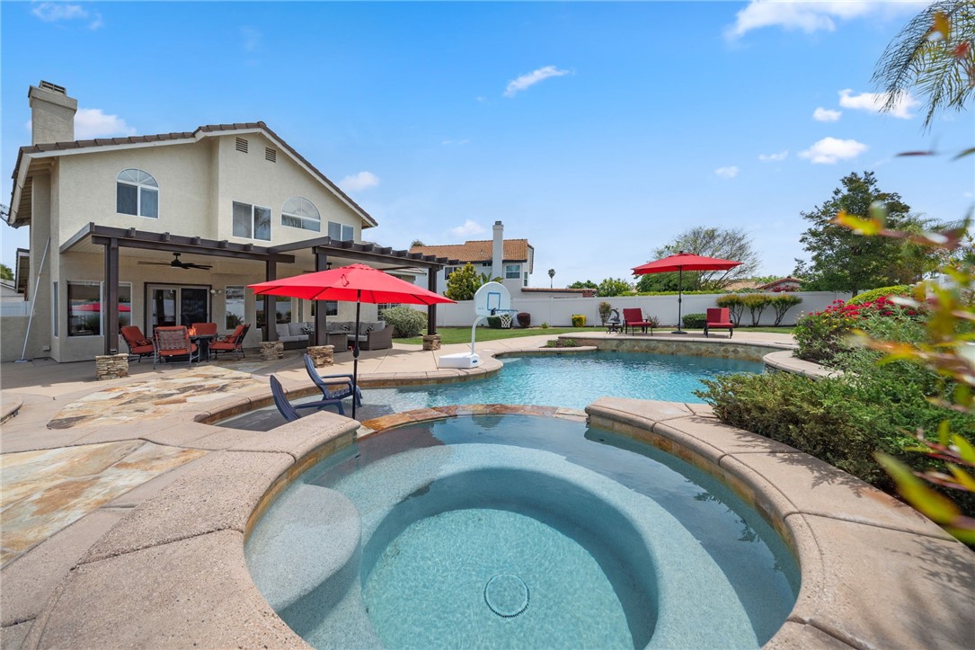 24533 Ridgewood Road