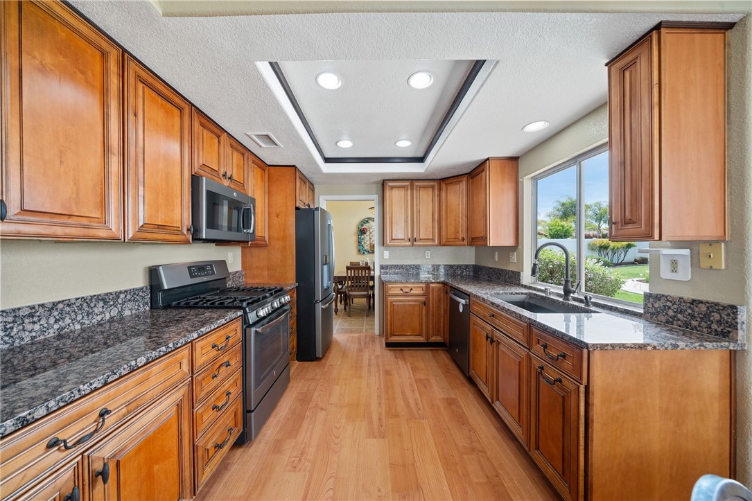 24533 Ridgewood Road