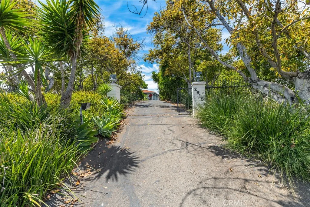 2918 Los Campos Drive