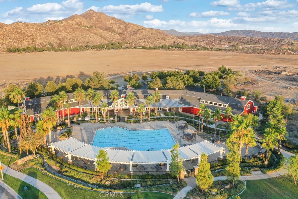 489 Berrybush Street