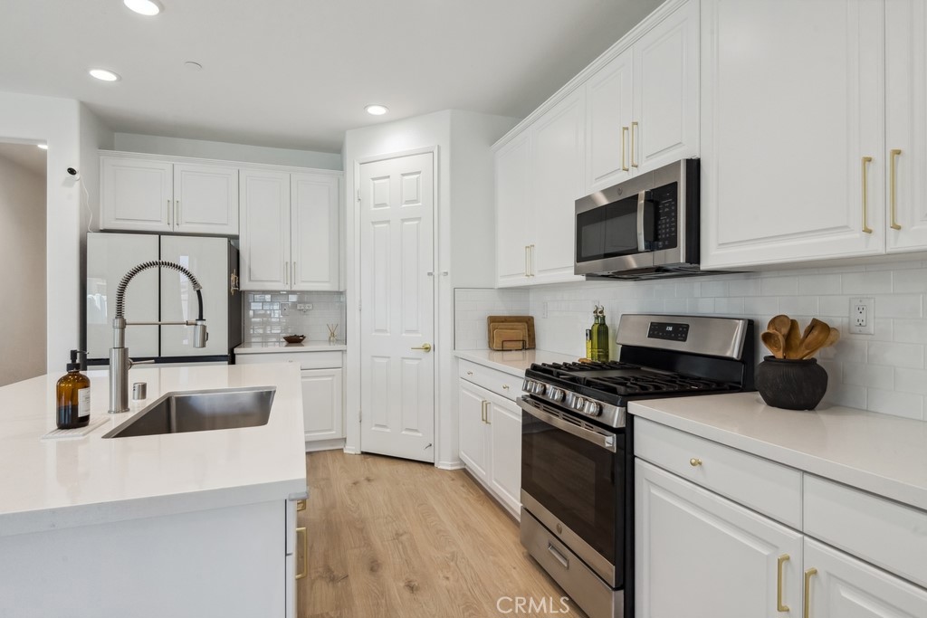 489 Berrybush Street