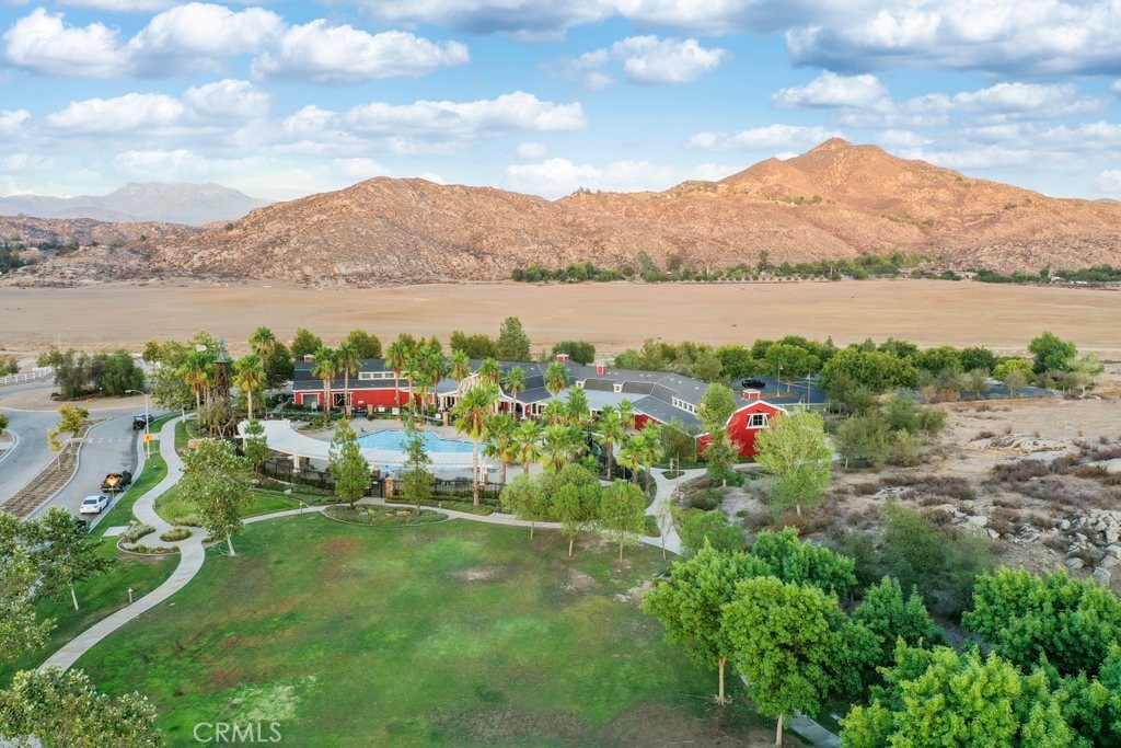 489 Berrybush Street