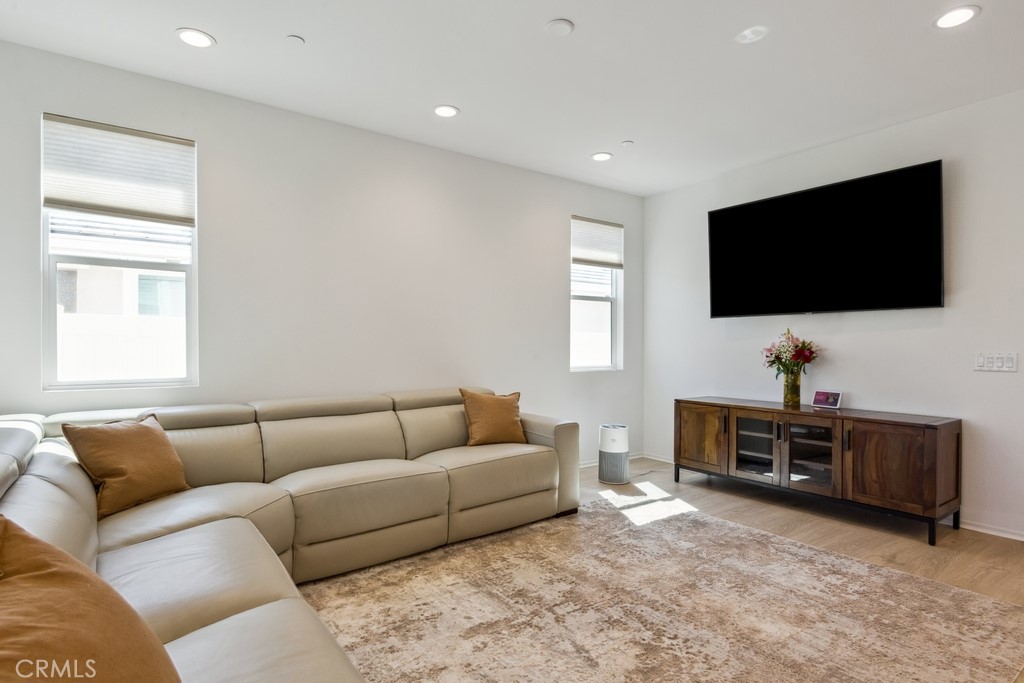 489 Berrybush Street