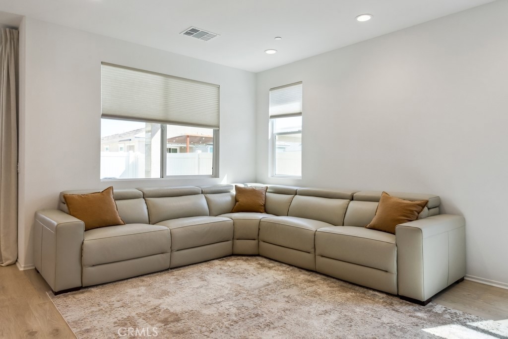 489 Berrybush Street