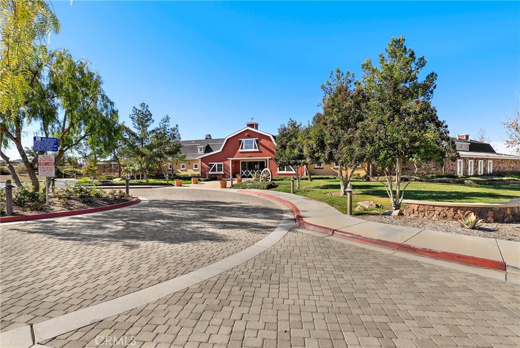 489 Berrybush Street