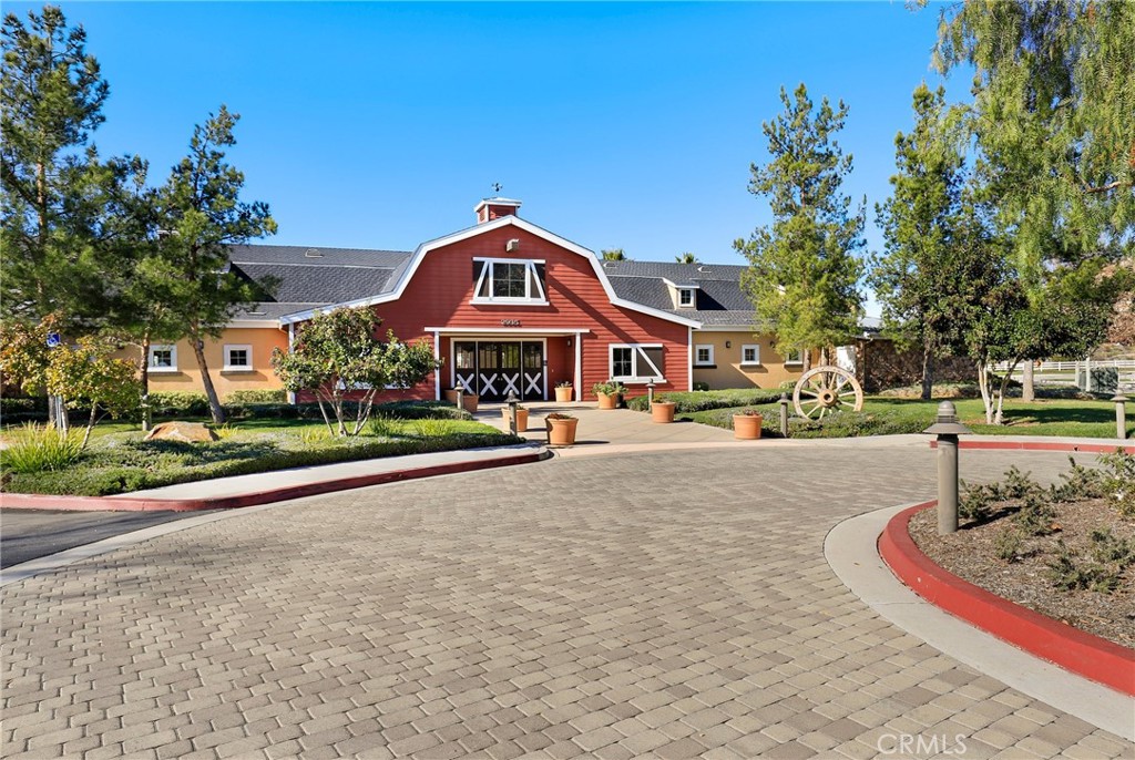 489 Berrybush Street