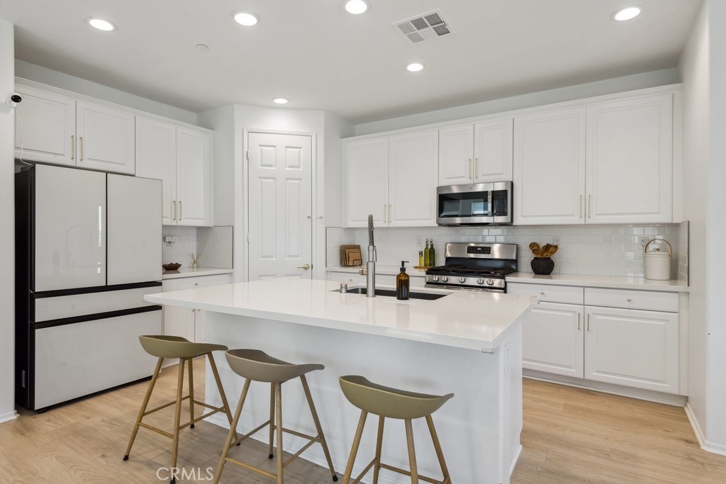 489 Berrybush Street