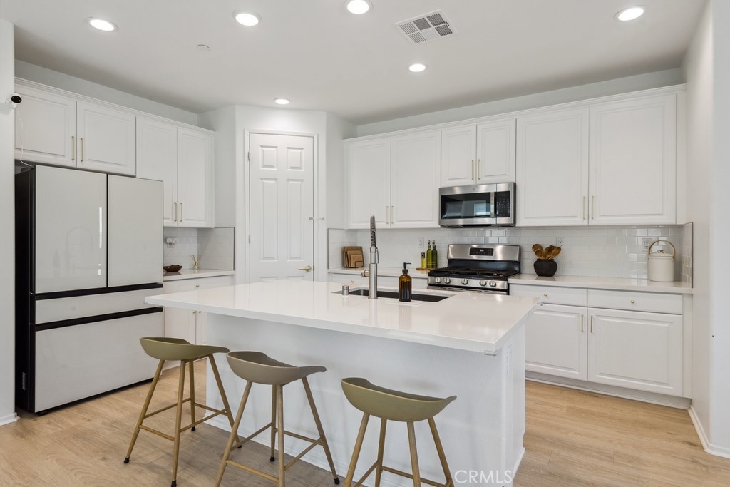 489 Berrybush Street