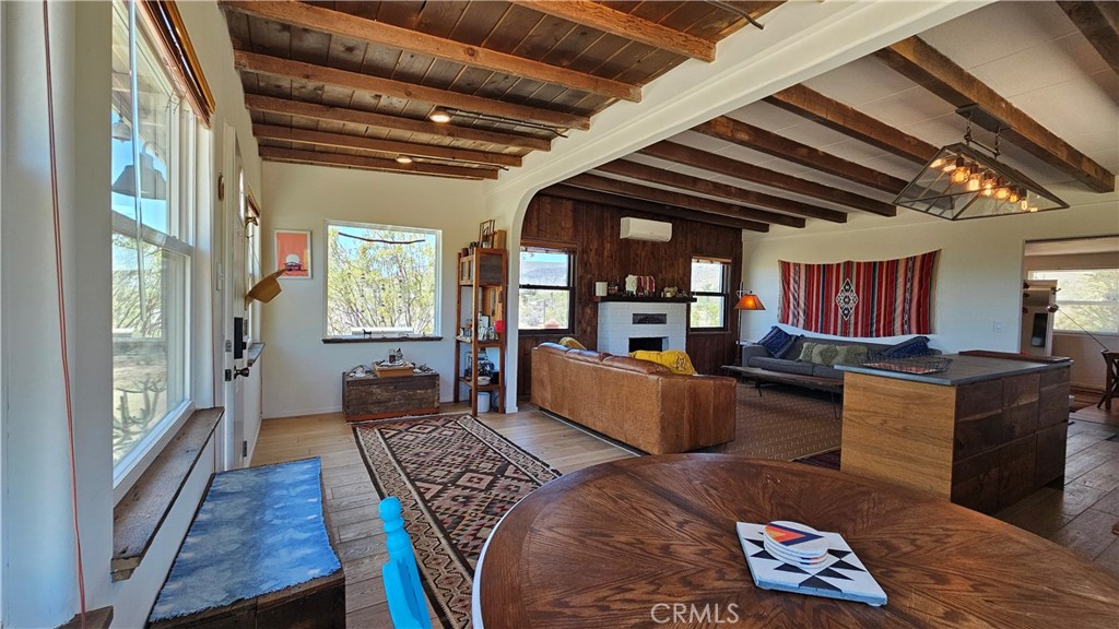 1240 Geronimo Trail