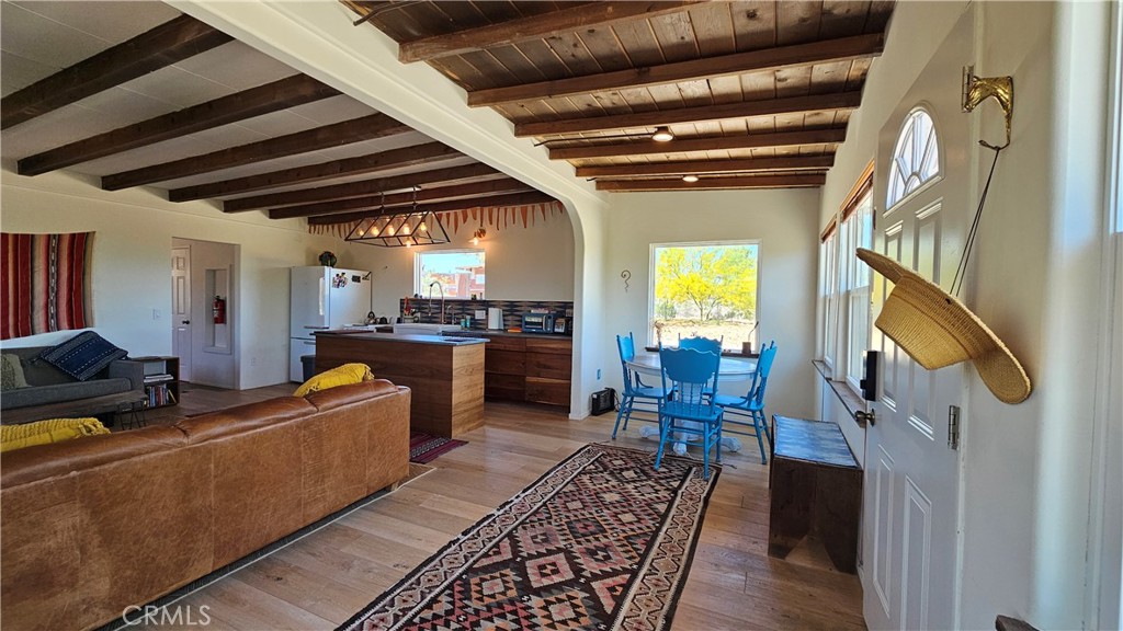1240 Geronimo Trail