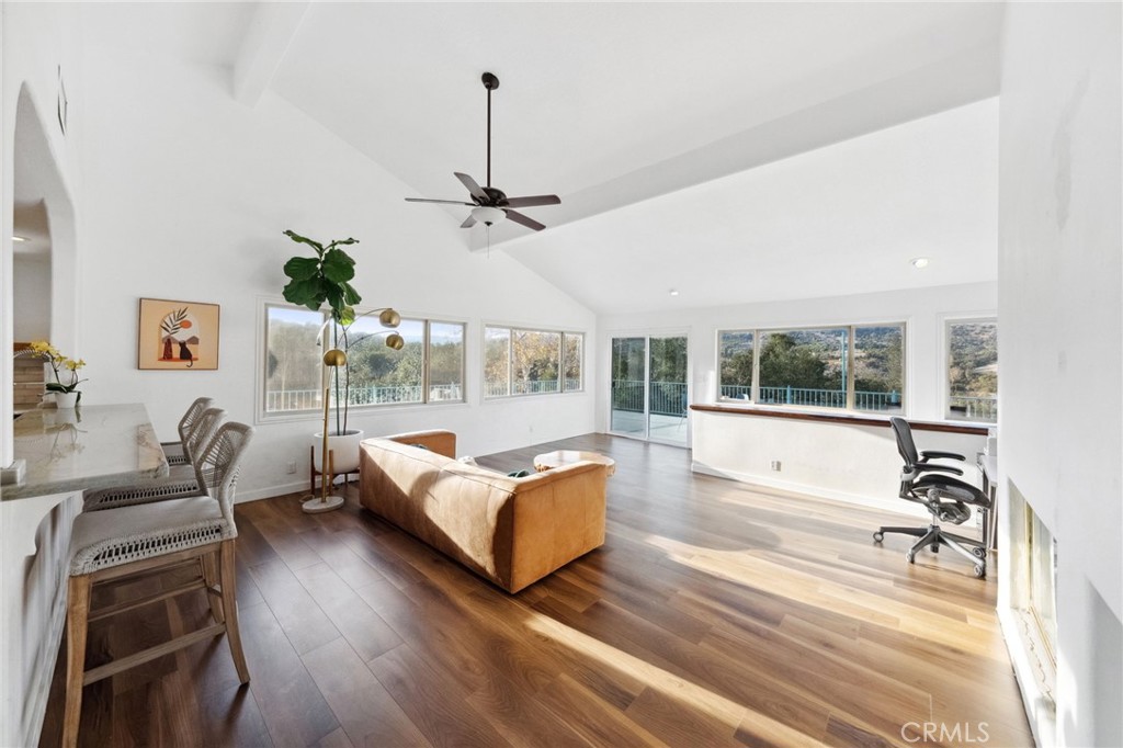 44310 Calle Bernardo