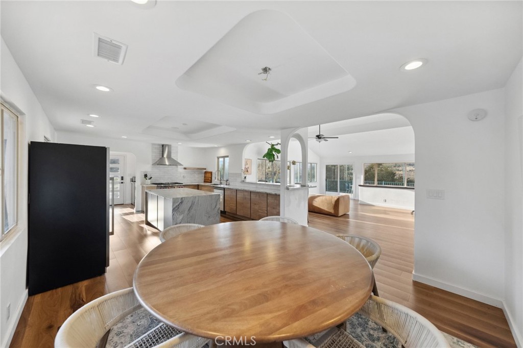 44310 Calle Bernardo