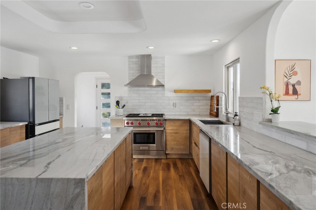 44310 Calle Bernardo