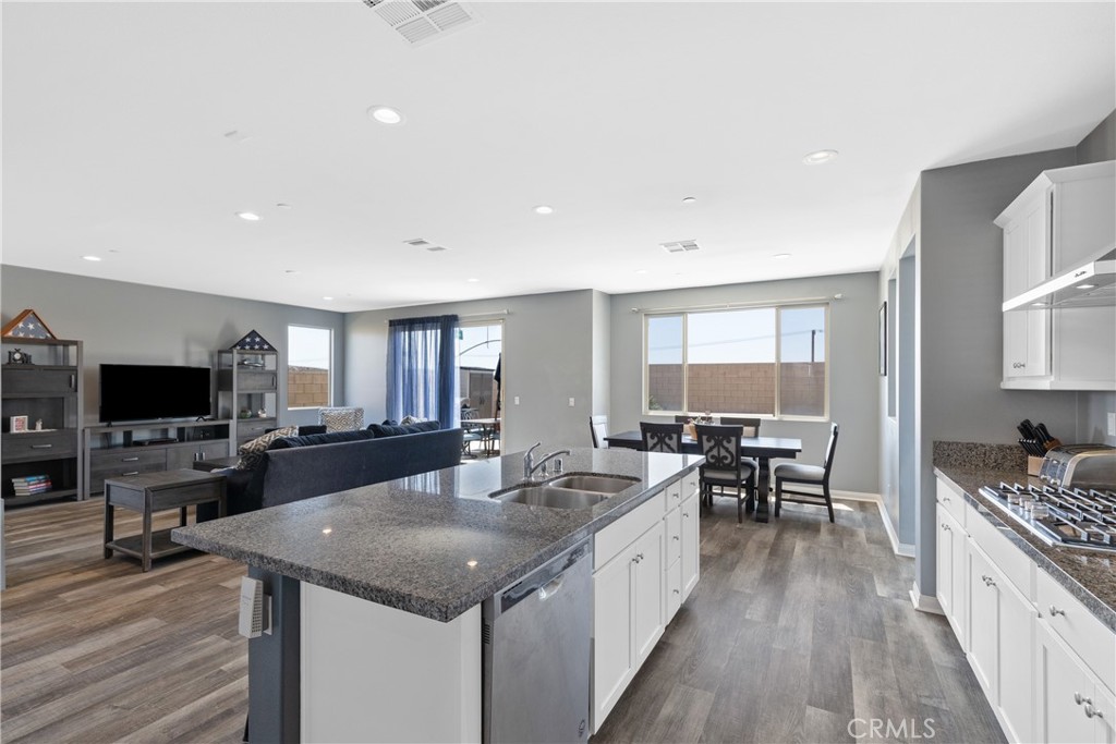 35727 Domaine Street