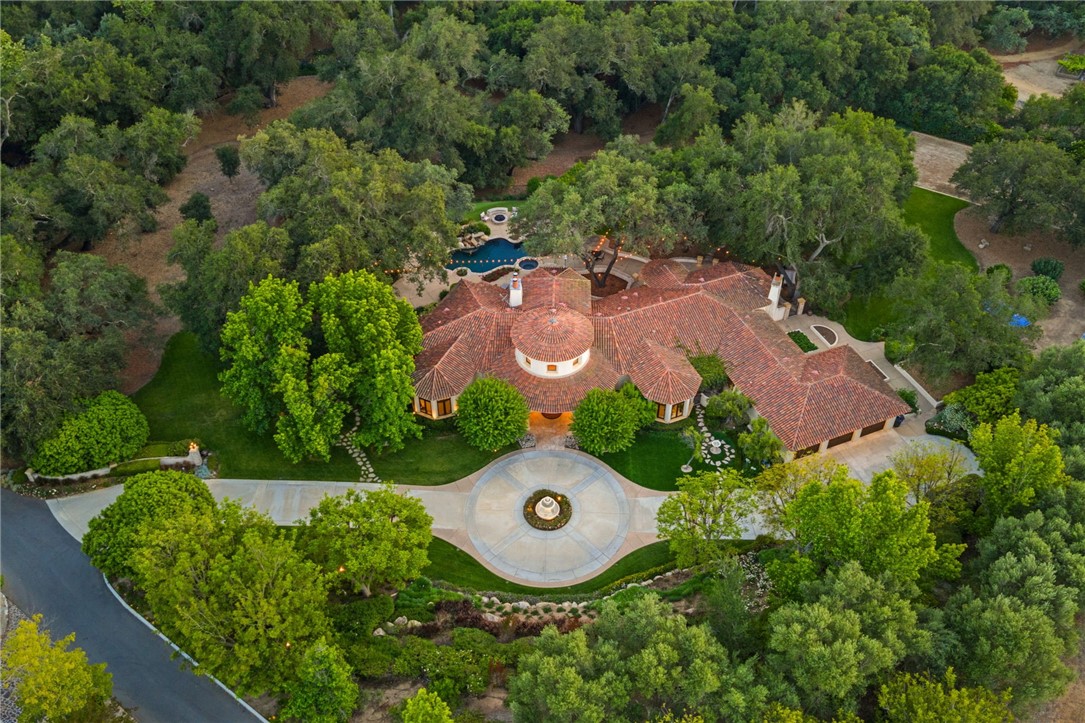 45195 Oak Manor Court