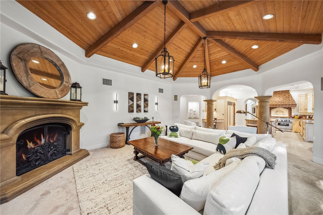 45195 Oak Manor Court