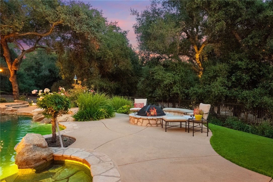 45195 Oak Manor Court