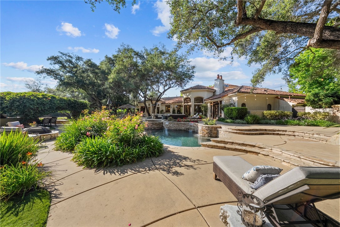 45195 Oak Manor Court