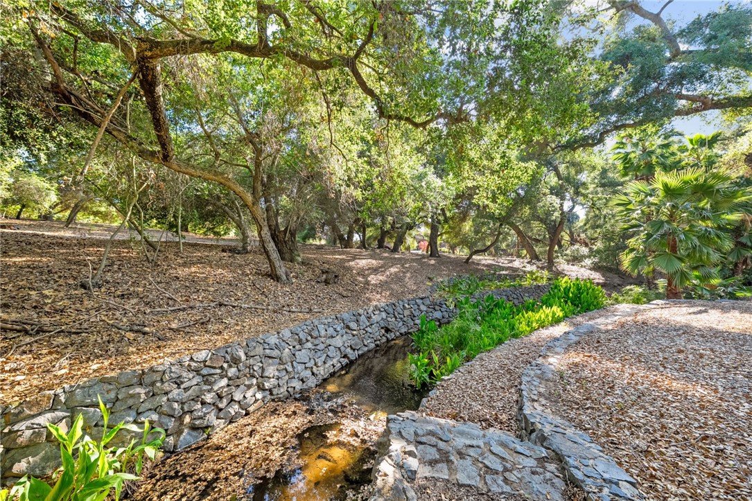 45195 Oak Manor Court