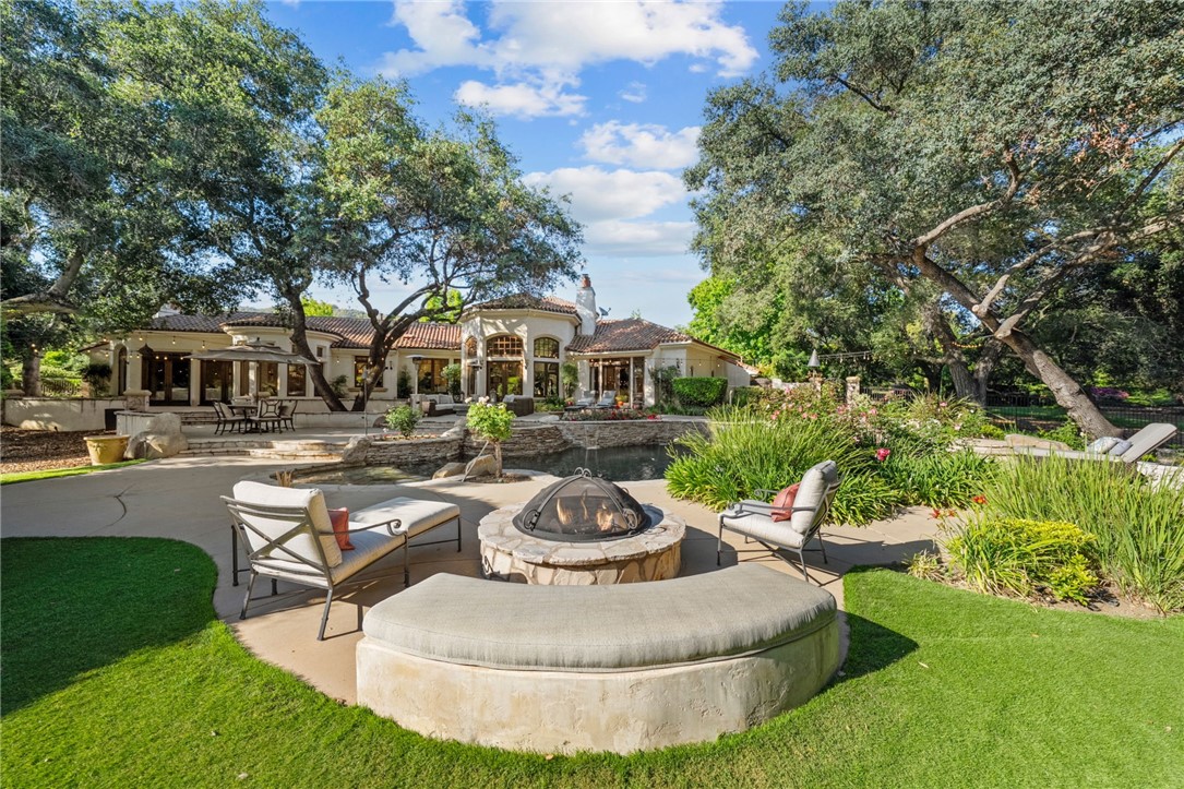 45195 Oak Manor Court