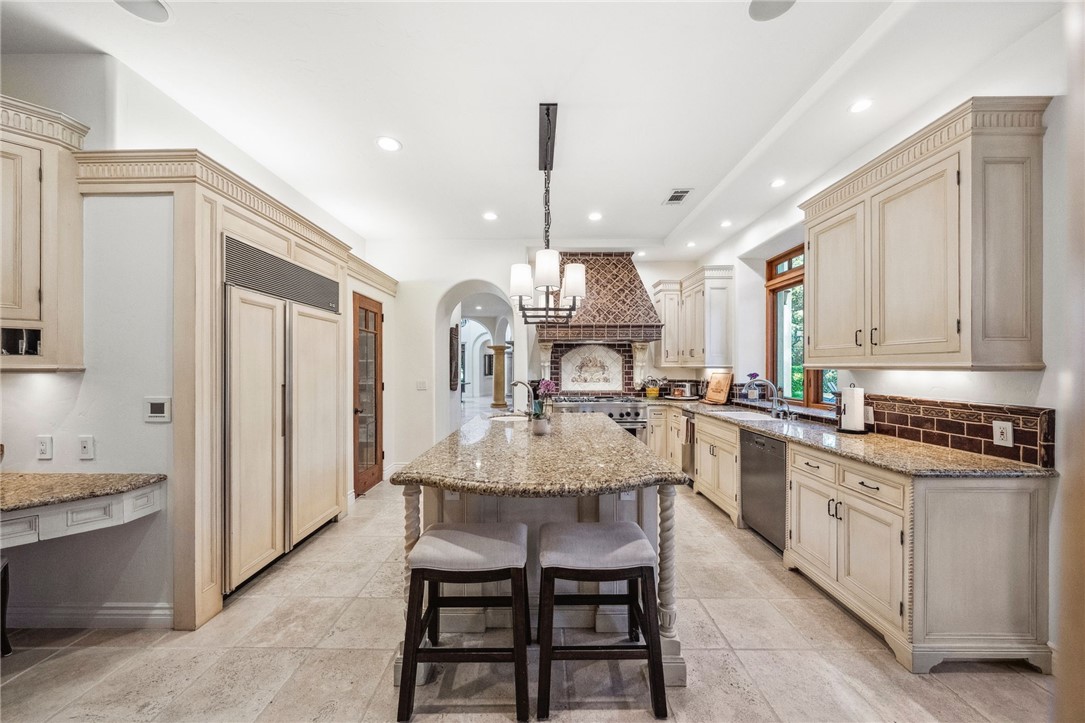 45195 Oak Manor Court