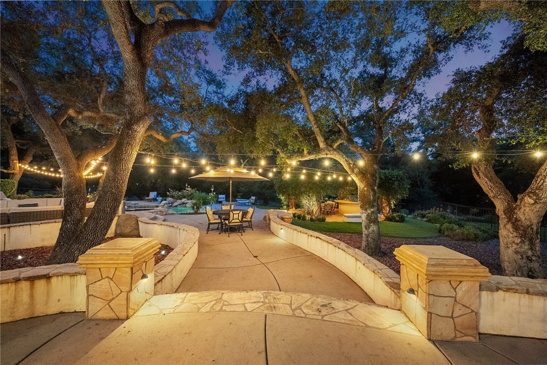 45195 Oak Manor Court