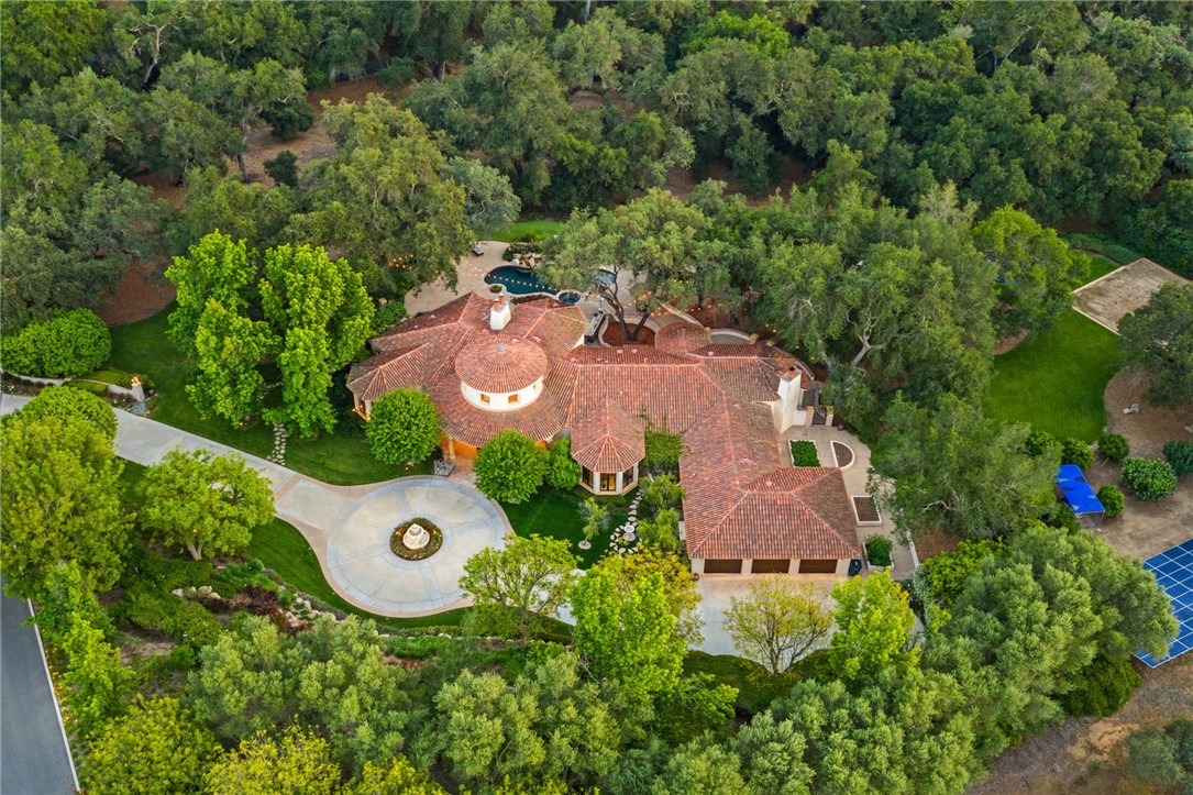 45195 Oak Manor Court