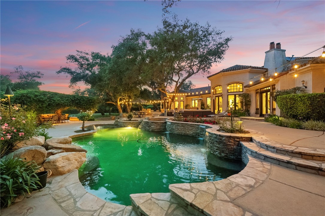 45195 Oak Manor Court