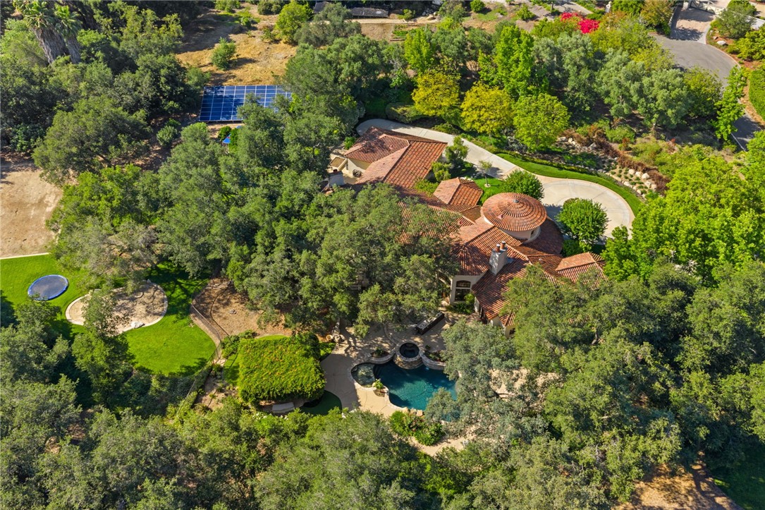 45195 Oak Manor Court