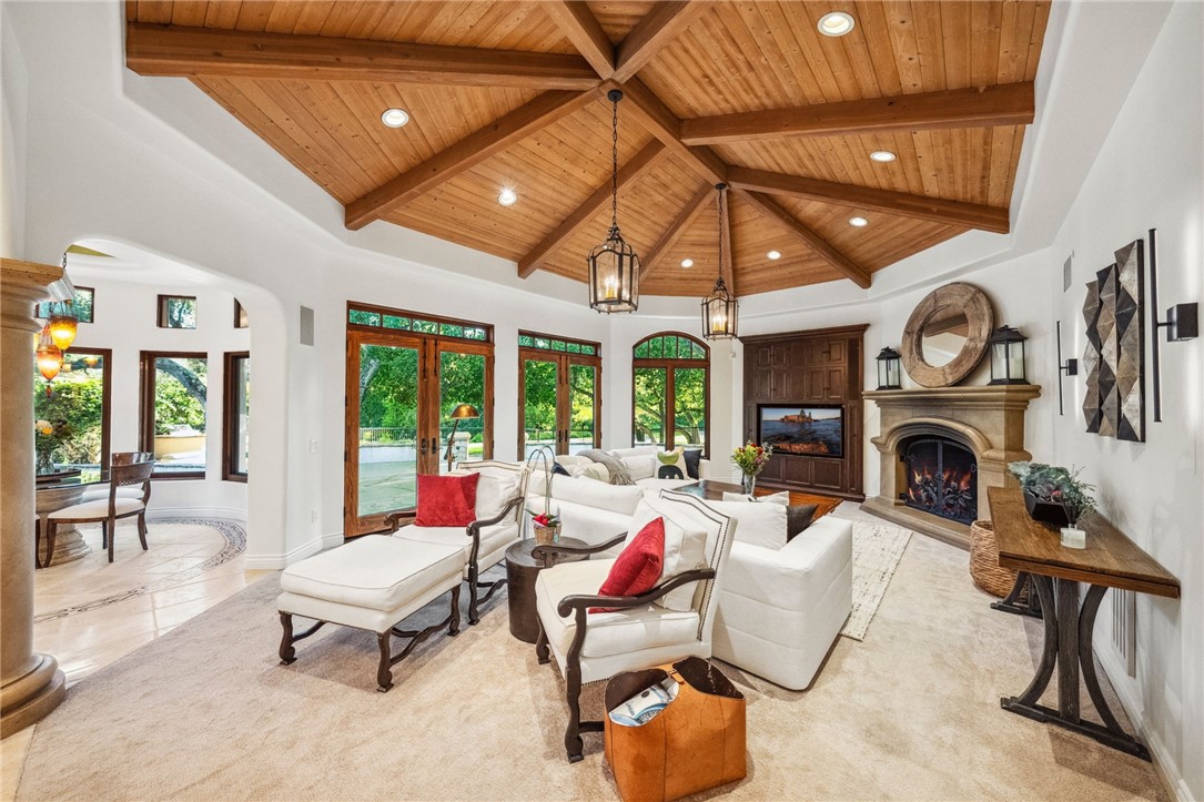 45195 Oak Manor Court